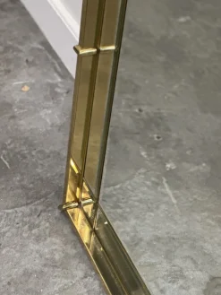 Abgeschrägter Vintage Messing Wandspiegel aus gewölbtem Glas, 1970er