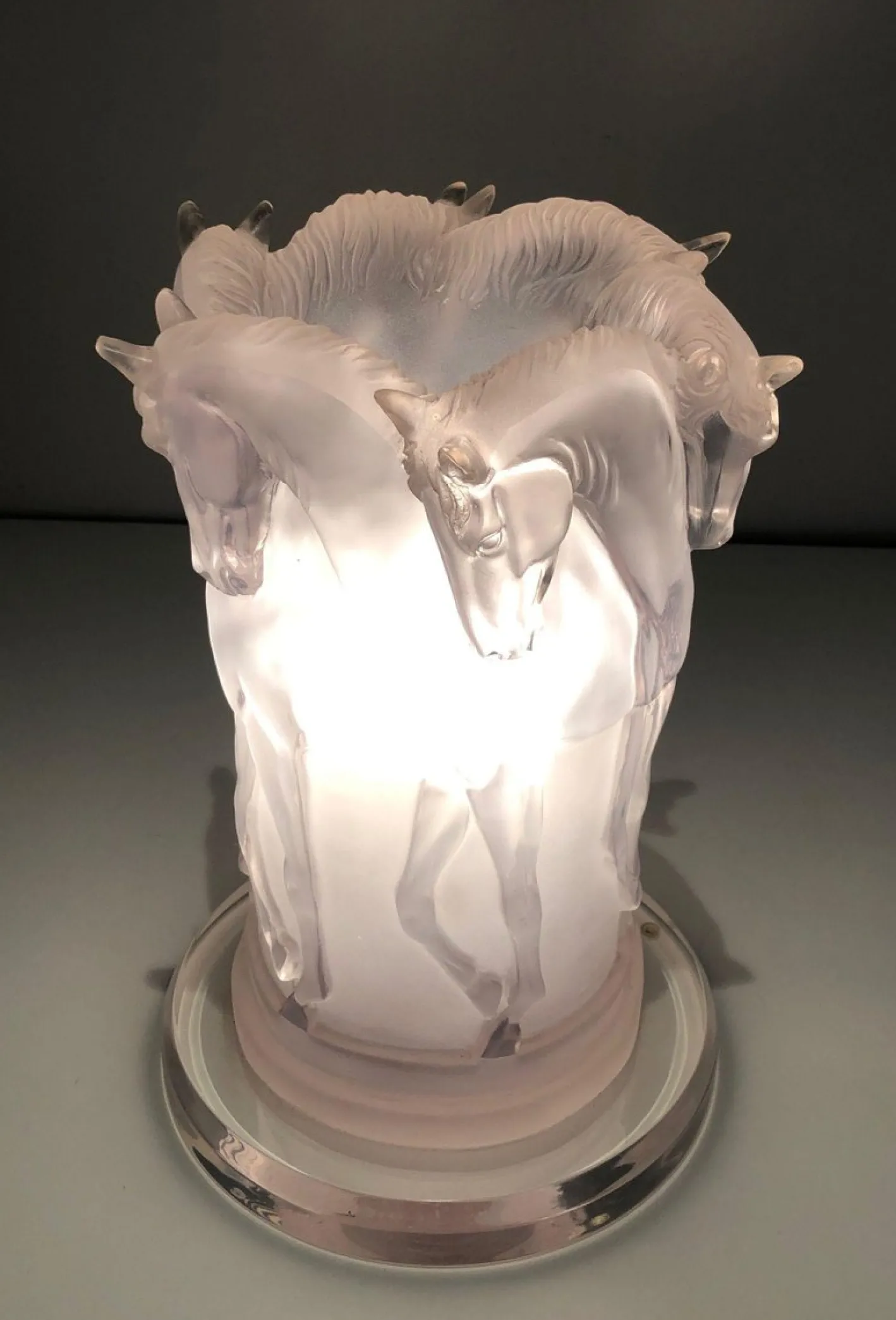 Acrylglas Horses Lampe im Stil von Lalique