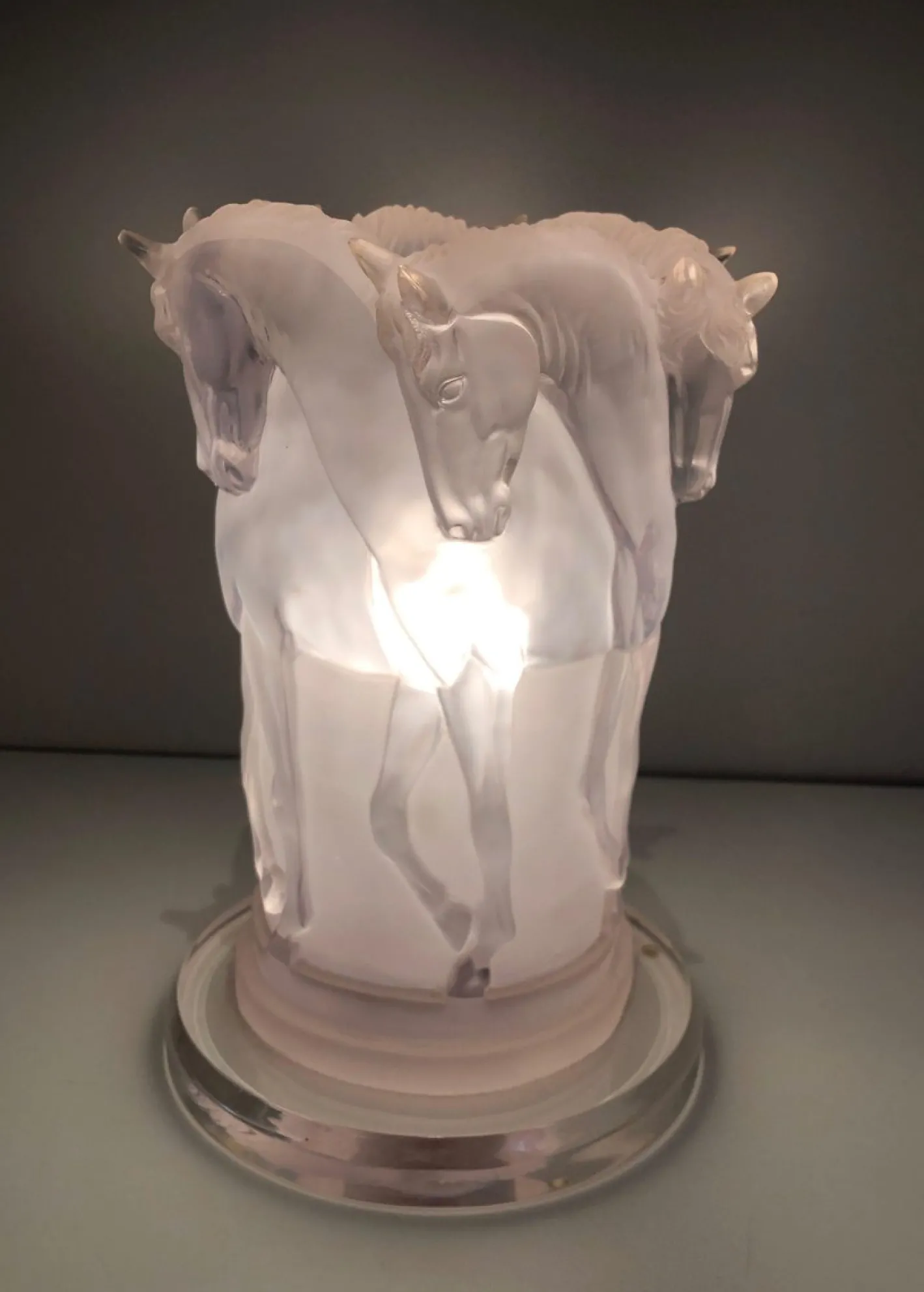 Acrylglas Horses Lampe im Stil von Lalique