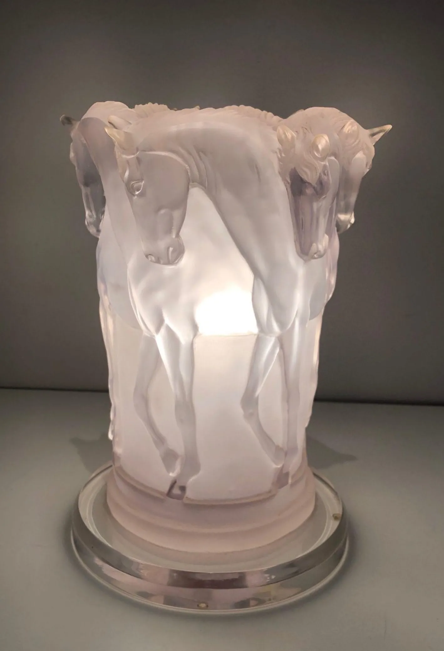 Acrylglas Horses Lampe im Stil von Lalique