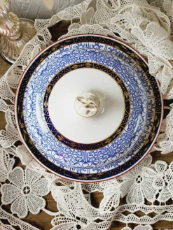 Antike Blue Lily Series Butterdose von Royal Worcester, 1881