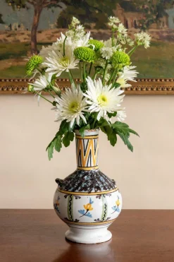 Antike Flasche mit Blumenmuster in Gelb & Schwarz, 1700er