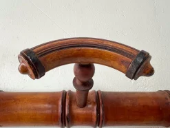Antike französische Wandgarderobe aus Bambusimitat, 1920er