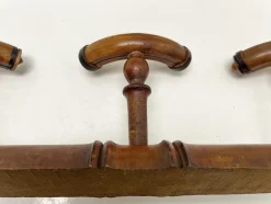 Antike französische Wandgarderobe aus Bambusimitat, 1920er