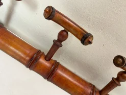 Antike französische Wandgarderobe aus Bambusimitat, 1920er