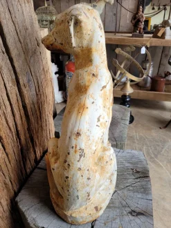 Antike gusseiserne Statue Hund