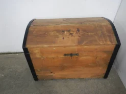 Antike Holztruhe