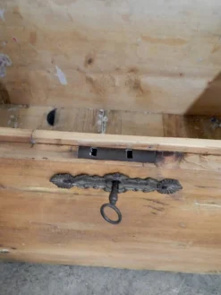 Antike Holztruhe