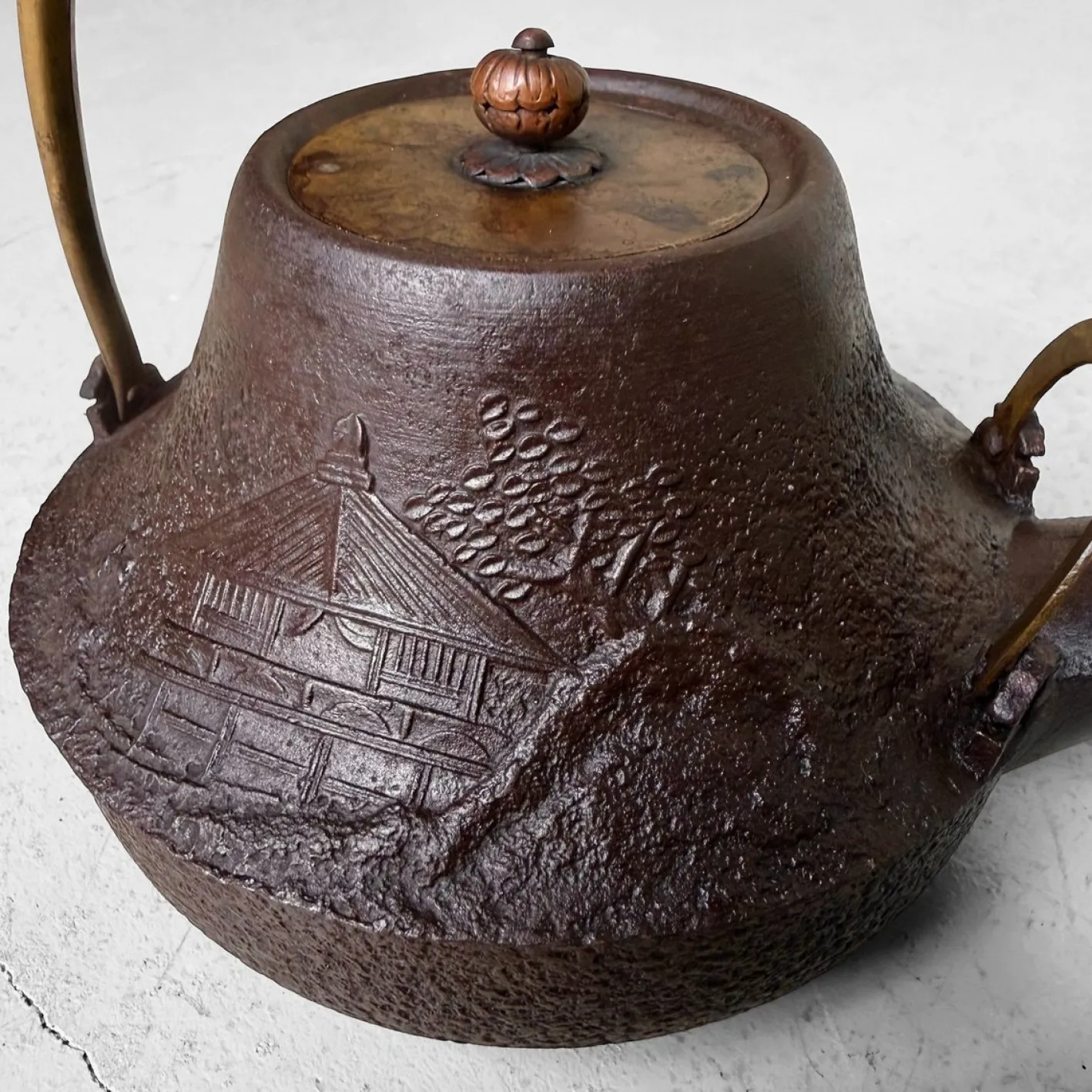 Antike japanische traditionelle Tetsubin Teekanne, 1860er