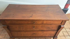 Antike Kommode aus Nussholz, 1800er
