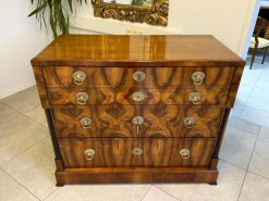 Antiker Biedermeier Schreibtisch aus Nussholz