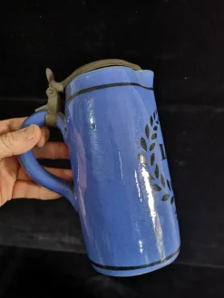 Antiker Bierkrug aus Fayence & Keramik mit Zinndeckel, Brüssel, Belgien, 1820er