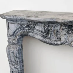 Antiker französischer Kamin aus Bardiglio Imperiale Marmor, 1800er