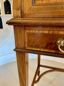 Antiker freistehender edwardianischer Schreibtisch aus Mahagoni mit Intarsien von Maple & Co. London, 1900er
