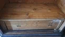 Antiker italienischer Kleiderschrank aus Nussholz, 1890er