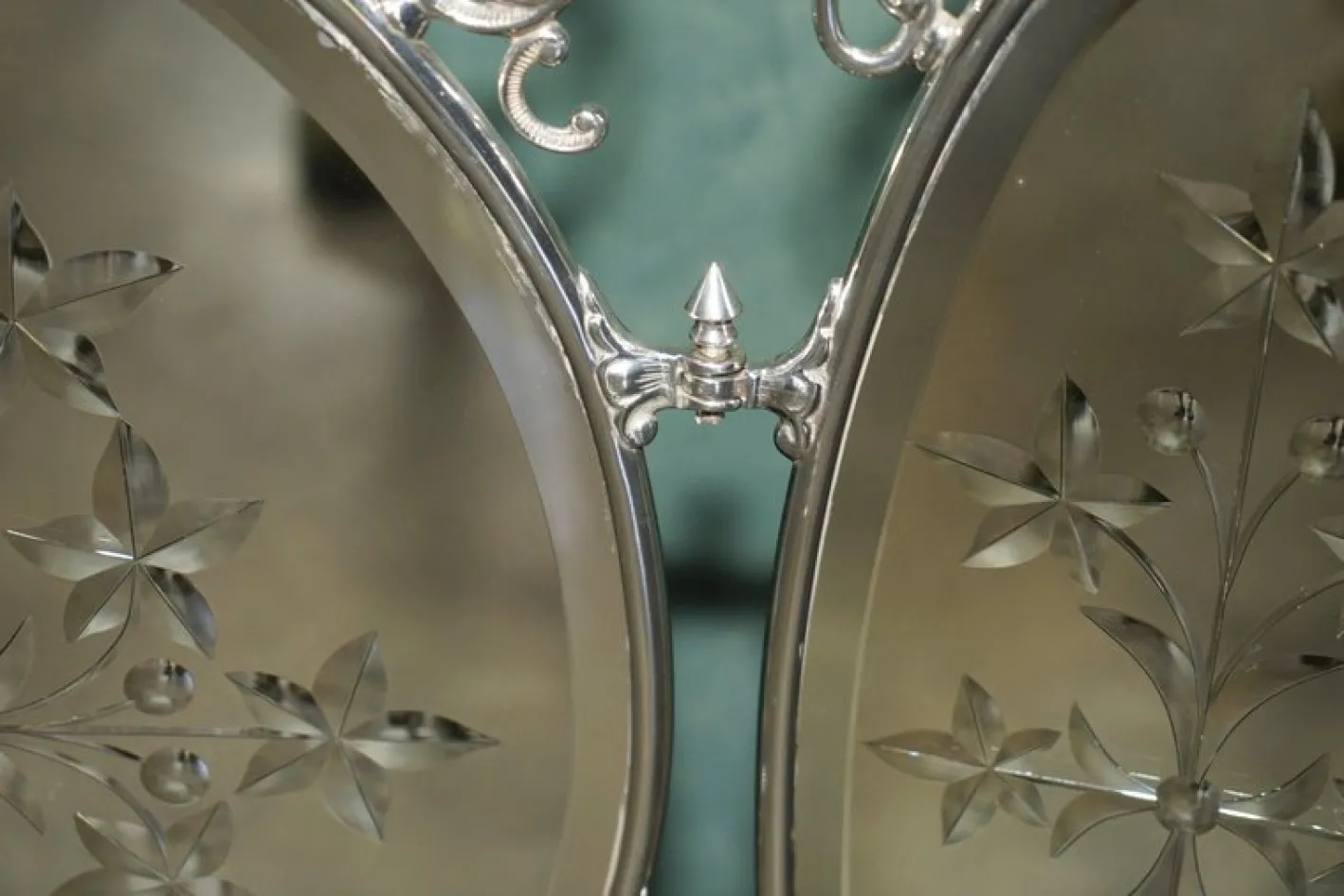 Antiker versilberter italienischer Art Deco Kaminschirm aus geschliffenem Glas von Aeg, 1920