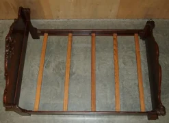 Antiker viktorianischer Bettrahmen aus geflammtem Hartholz, 1880er