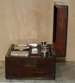 Antiker Waschtisch aus Hartholz mit Beschlägen aus Sterling Silber, 1810, 11 . Set