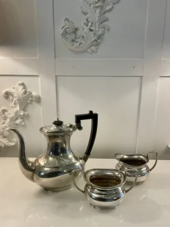 Antikes edwardianisches Versilbertes Teeservice, 1900er, 3 . Set