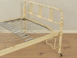 Antikes Einzelbett, 1920er