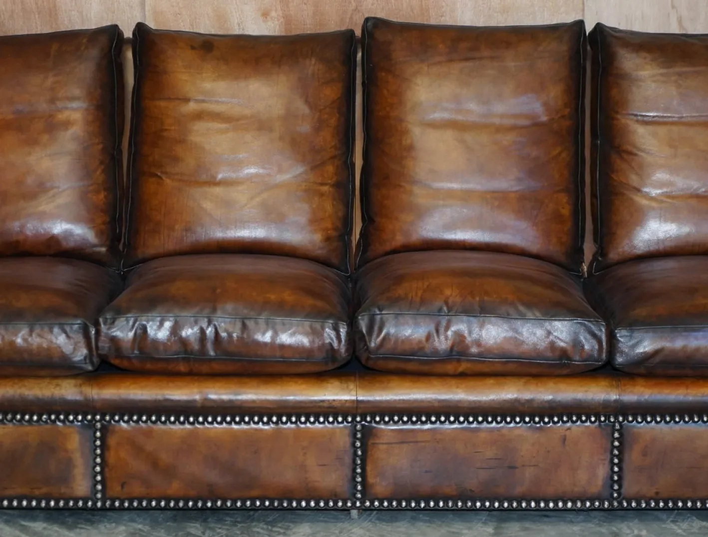 Antikes handgefärbtes braunes 4-Sitzer Ledersofa von Knoll