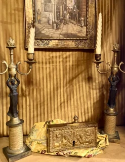 Antikes Türschloss aus Vergoldeter & Gemeißelter Bronze, 18. Jh., Frankreich