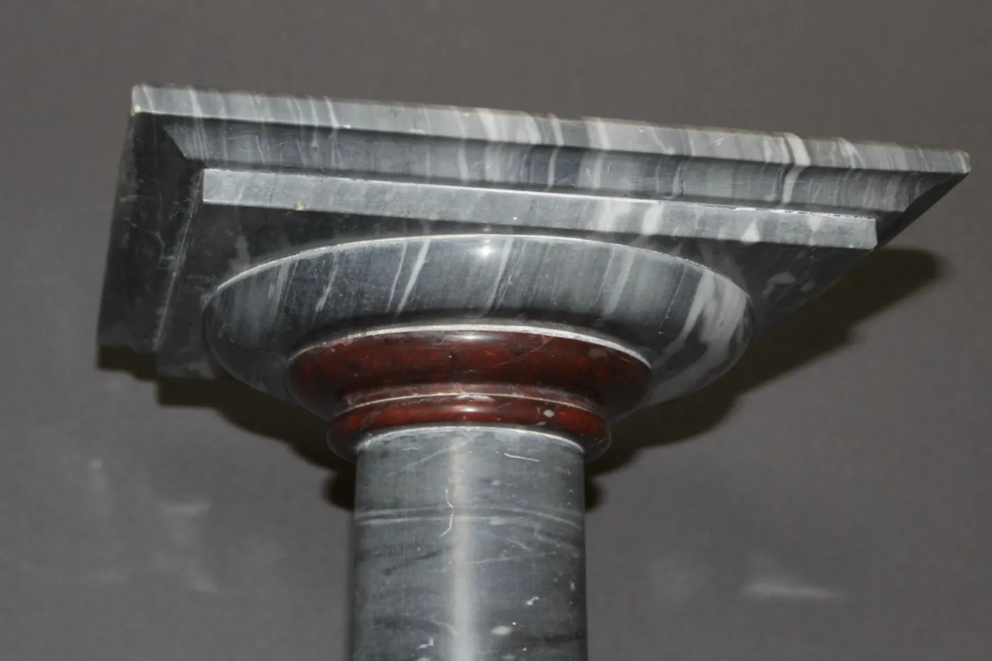Antike Säule aus Türkisblauem & Rotem Marmor, 1800er