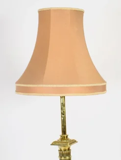 Antike viktorianische korinthische Säulen-Teleskop-Stehlampe aus Messing, 1890er
