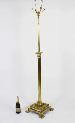 Antike viktorianische korinthische Säulen-Teleskop-Stehlampe aus Messing, 1890er