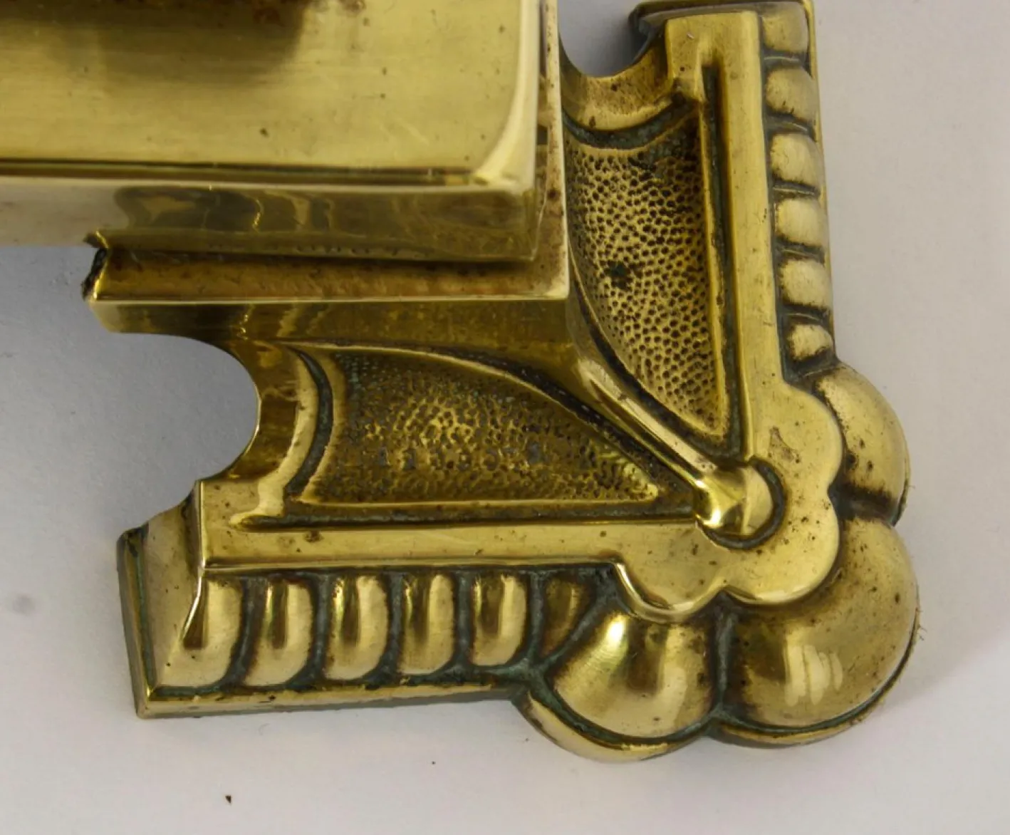 Antike viktorianische korinthische Säulen-Teleskop-Stehlampe aus Messing, 1890er