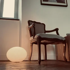 Apo 32 Lampe von One Foot Taller