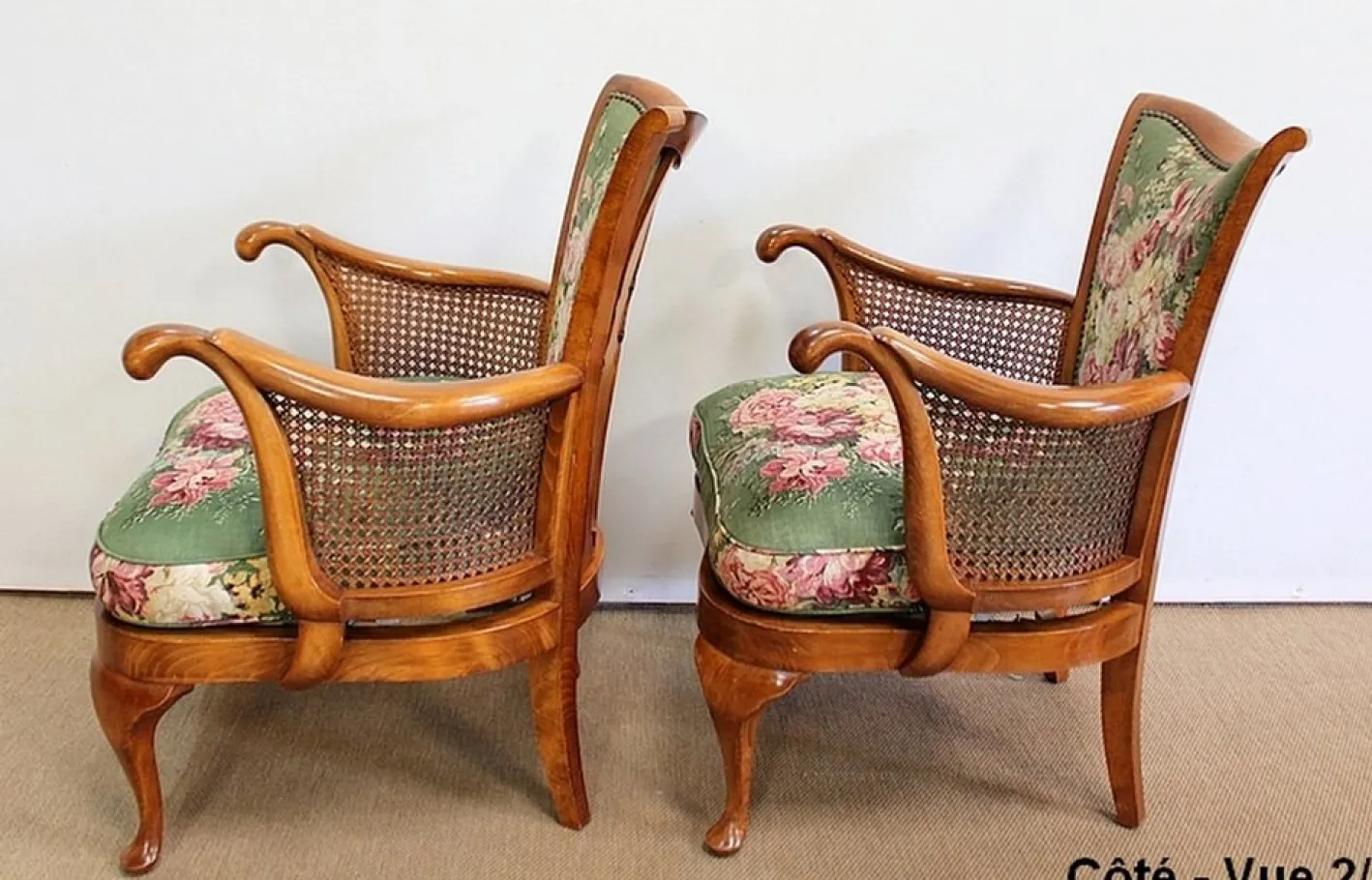 Armlehnstühle und Chippendale Tisch aus massiver Buche, 1950er, 3er Set