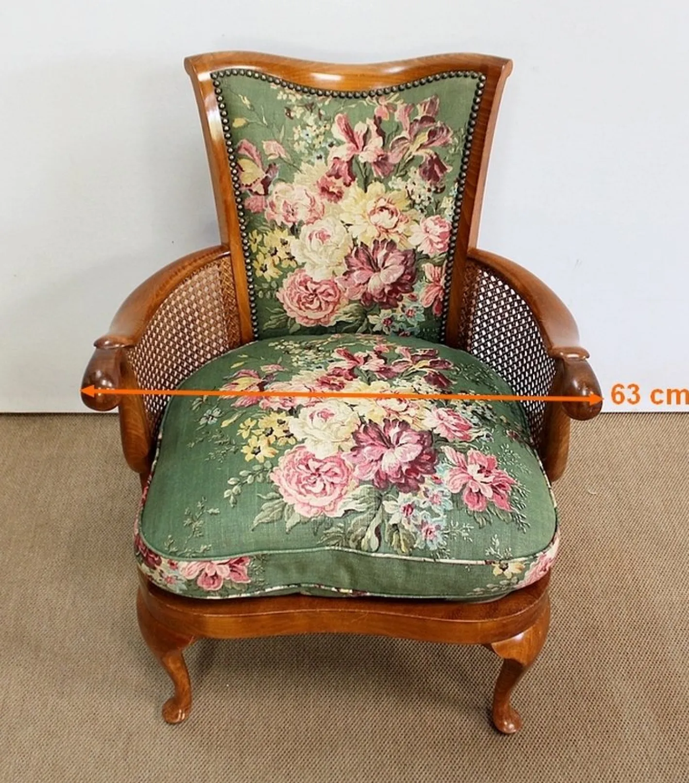 Armlehnstühle und Chippendale Tisch aus massiver Buche, 1950er, 3er Set