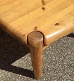 Armlehnstühle und Couchtisch von Rainer Daumiller, 3er Set