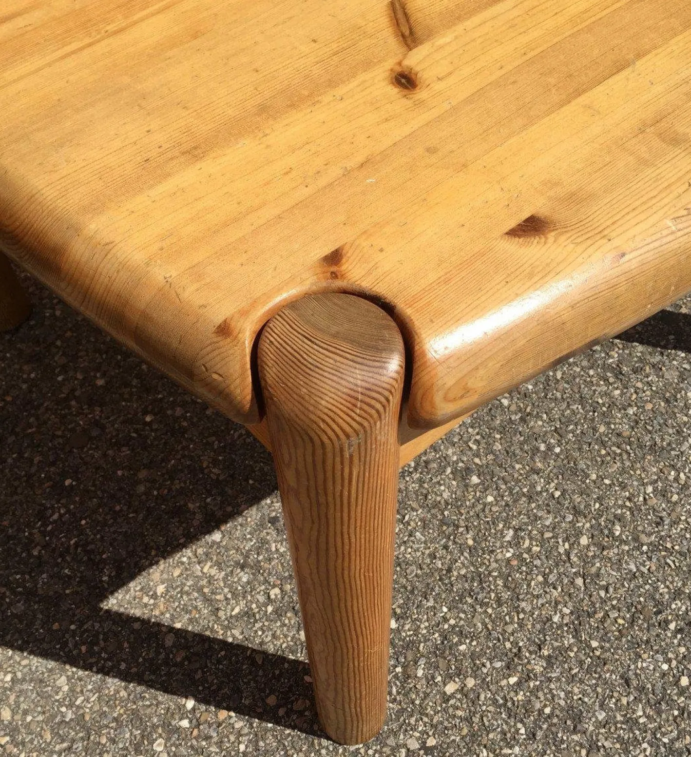 Armlehnstühle und Couchtisch von Rainer Daumiller, 3er Set
