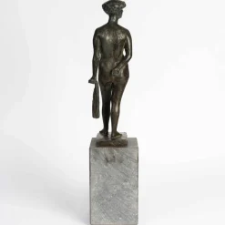Art Deco Bronzeskulptur auf Steinsockel, 1930
