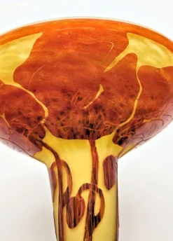 Art Deco Cameo Glasgefäß mit Mohnblumen von Charles Schneider für Le Verre Français, 1920er