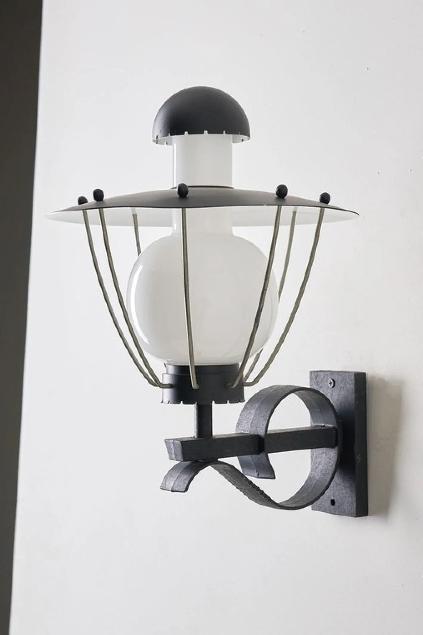 Außenwandlampe mit Metallschirm und Glasdiffusor von Bega, 1970er