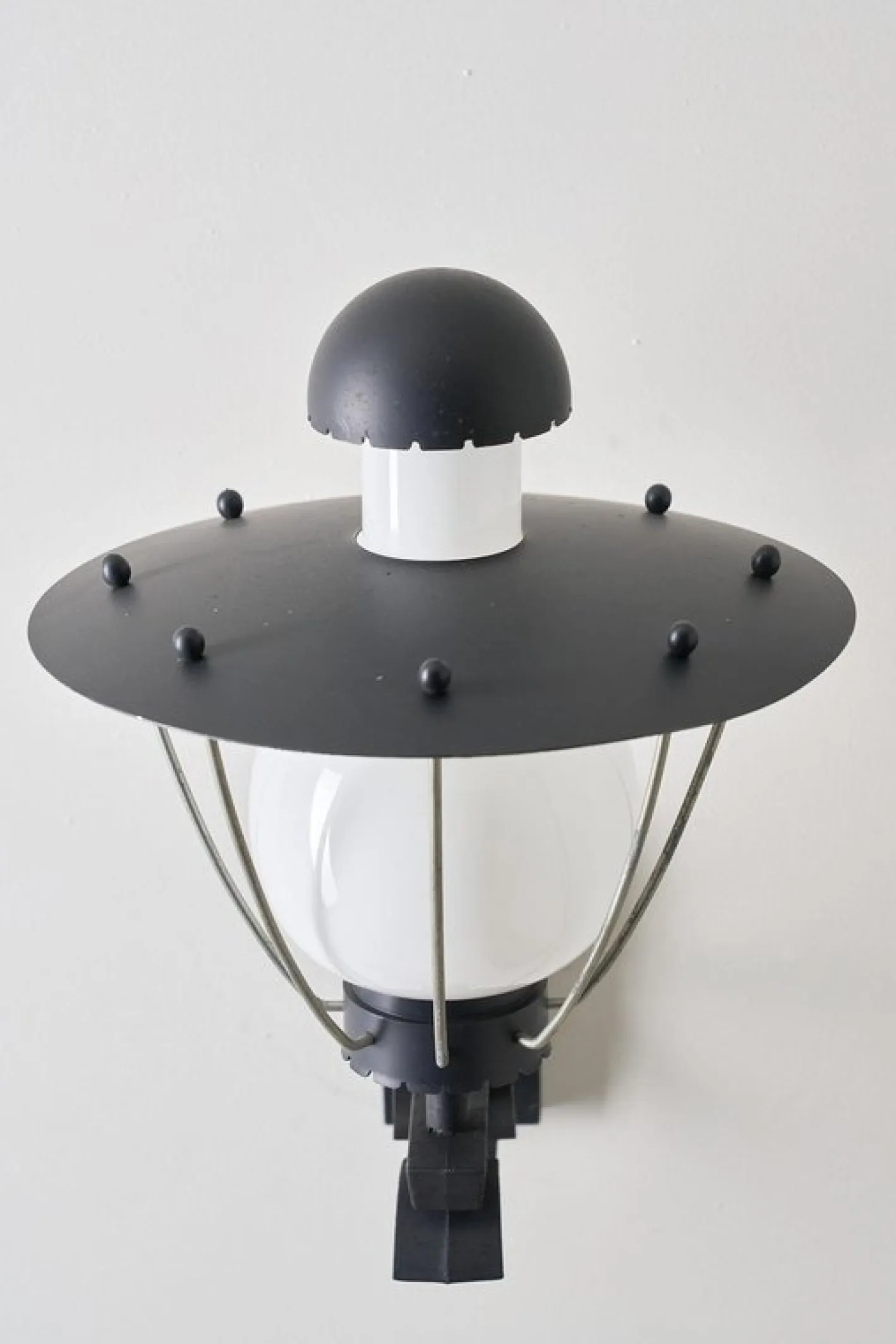 Außenwandlampe mit Metallschirm und Glasdiffusor von Bega, 1970er