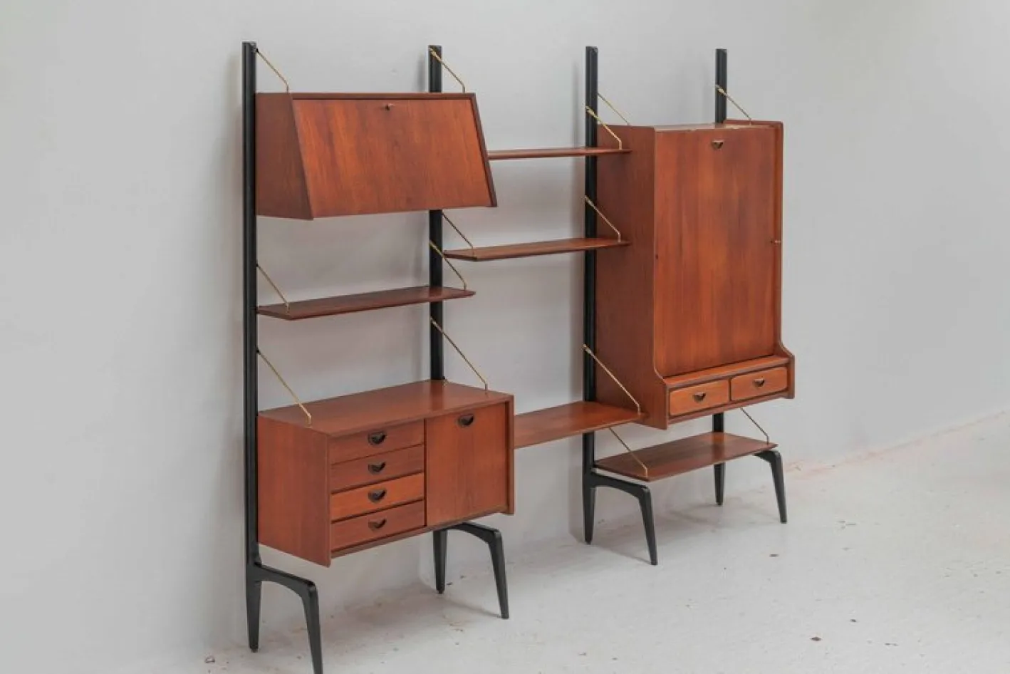 3 Bay Wandregal von Louis Van Teeffelen