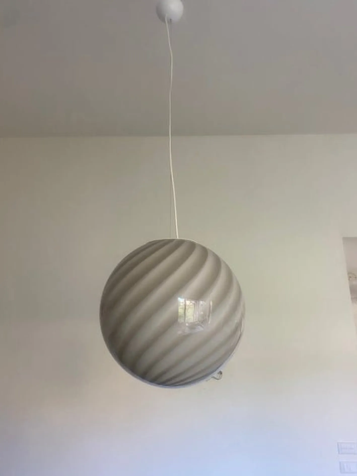 Beige & Weiße Sphere Hängelampe aus Muranoglas von Simoeng