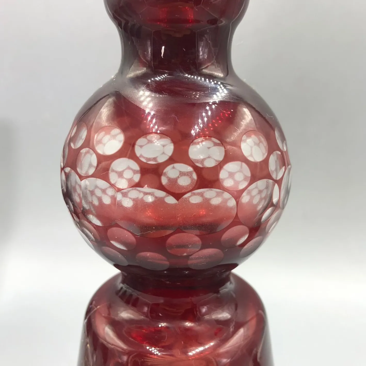 Böhmische Karaffe, 20. Jh. mit geschliffenen Rubingläsern von Unbekannt, 1920er, 5er Set