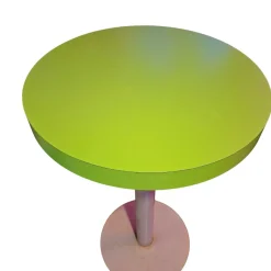 Bistrotisch aus grünem Laminat