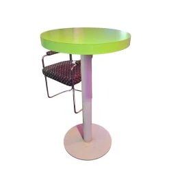 Bistrotisch aus grünem Laminat