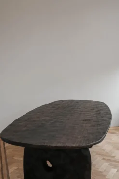 Black Rock Esstisch von Atelier Benoit Viaene