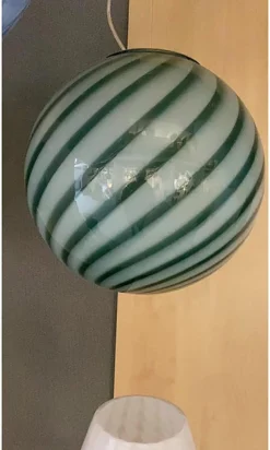 Blaue und milchig-weiße Sphere Hängelampe aus Muranoglas von Simoeng