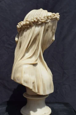 Büste der Verschleierten Dame aus Rekonstruiertem Carrara Marmor von Marco D'Urso