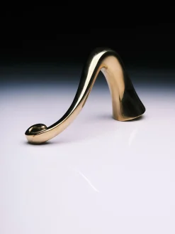 Calvet Peep-Hole von Antoni Gaudi für BD Barcelona