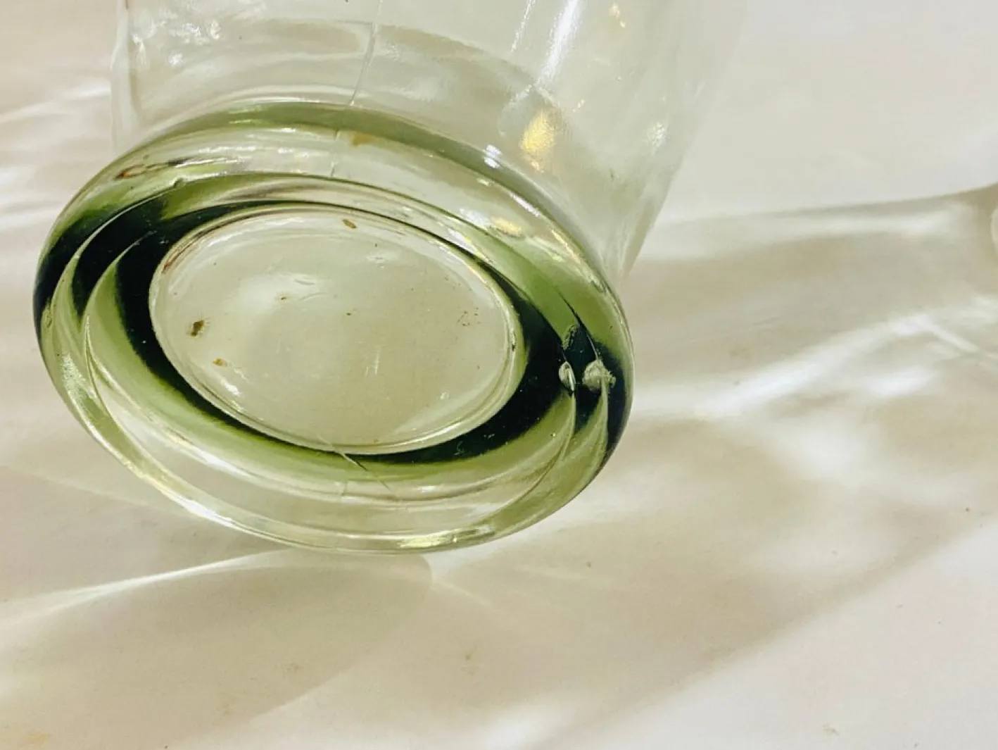 Dekorative Vintage Glasflaschen aus Glas, 1960er, 2er Set