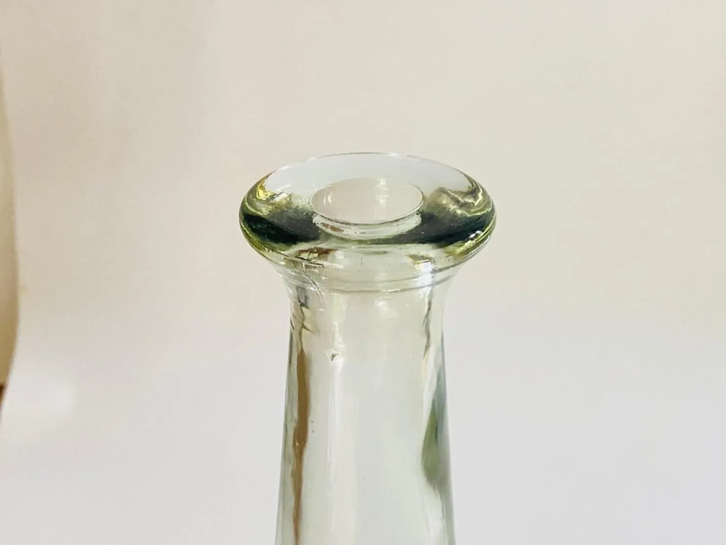 Dekorative Vintage Glasflaschen aus Glas, 1960er, 2er Set